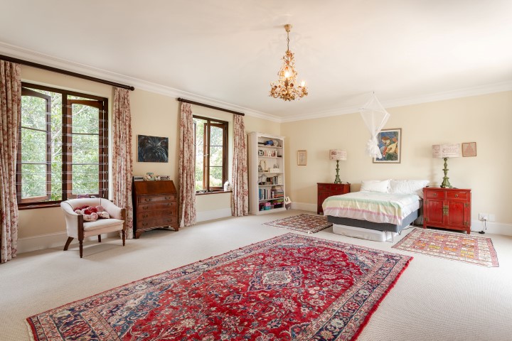 To Let 6 Bedroom Property for Rent in Constantia Western Cape